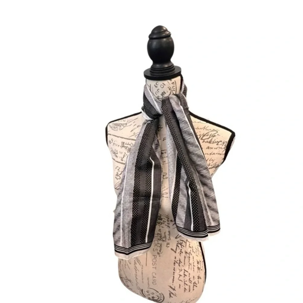 Glentex Rectangle Scarf Shawl Made in Italy Black and White Stripes Geometrical‎